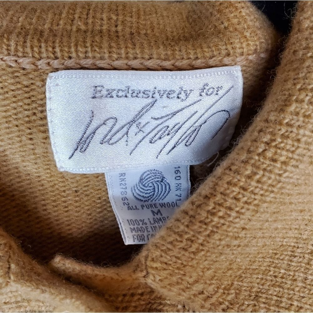 Lord and Taylor vintage 4 pockets 100% Lambswool sweater - Picture 3 of 9